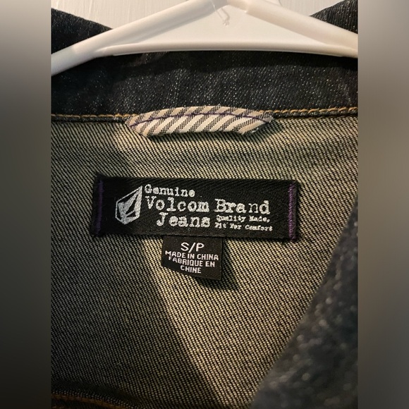 Volcom jean jacket-size small like new - Picture 6 of 9